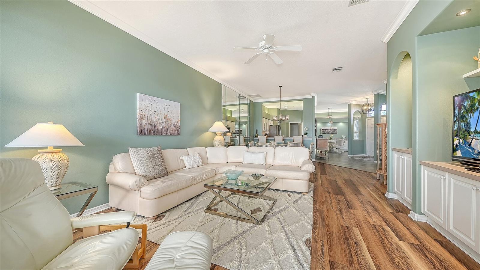 9447 FOREST HILLS CIR