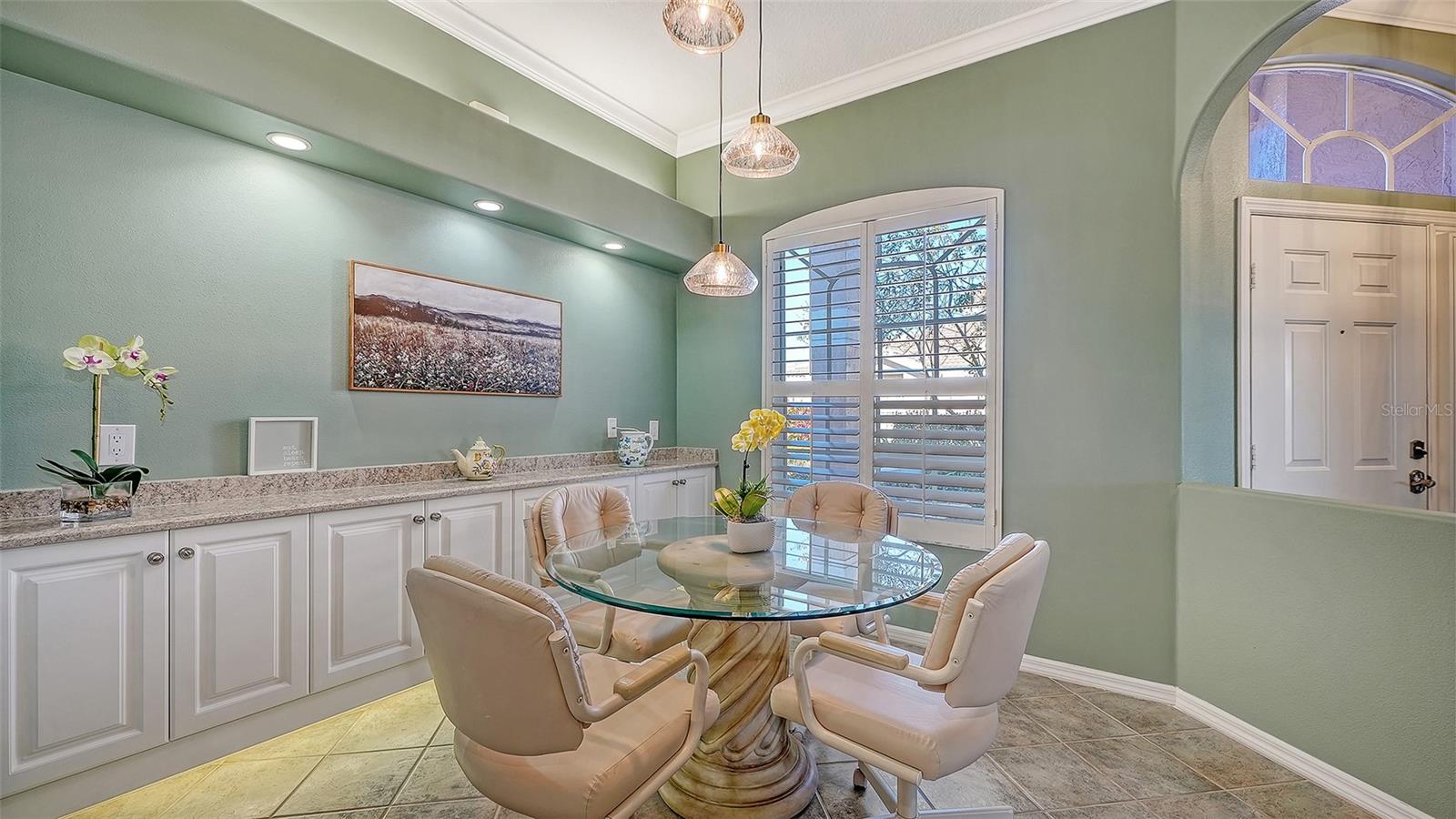 9447 FOREST HILLS CIR