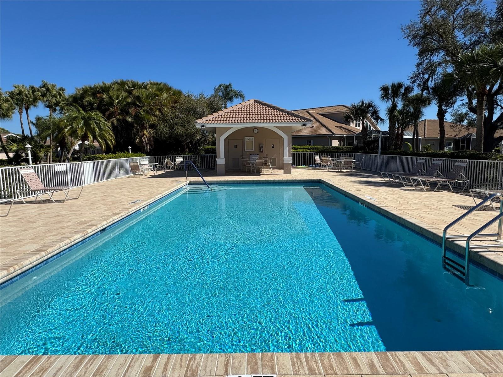 9447 FOREST HILLS CIR