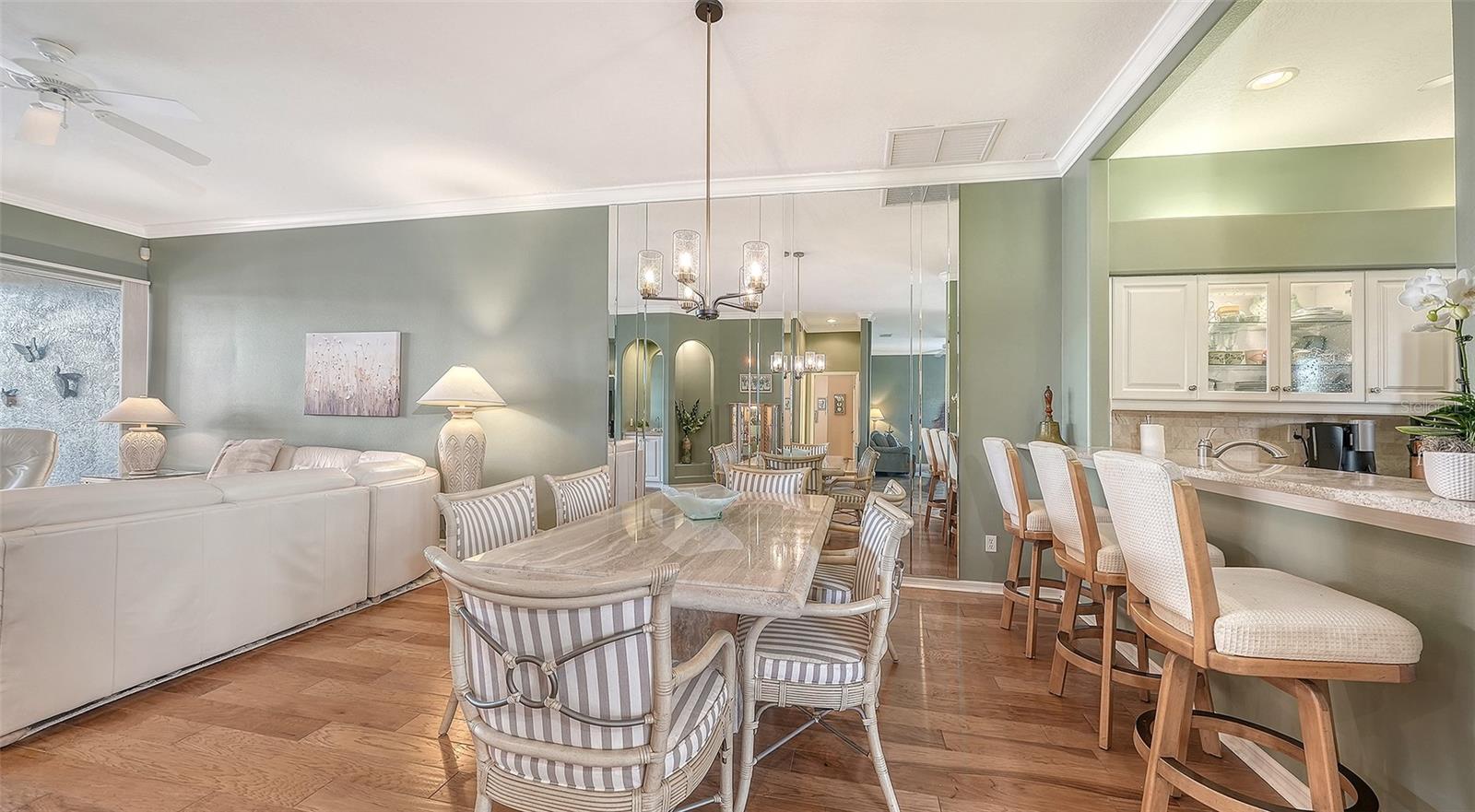 9447 FOREST HILLS CIR