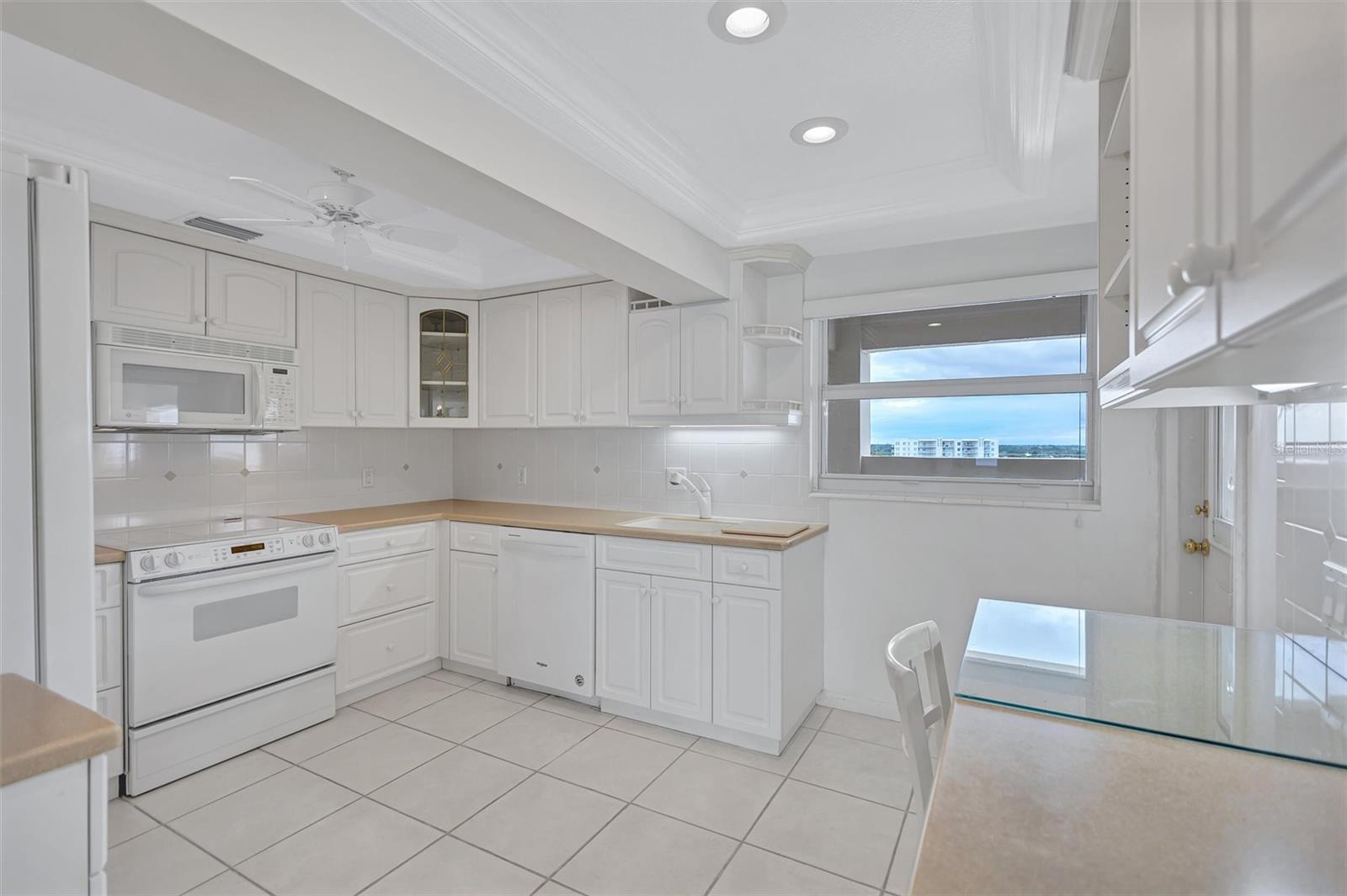 6140 MIDNIGHT PASS RD #904