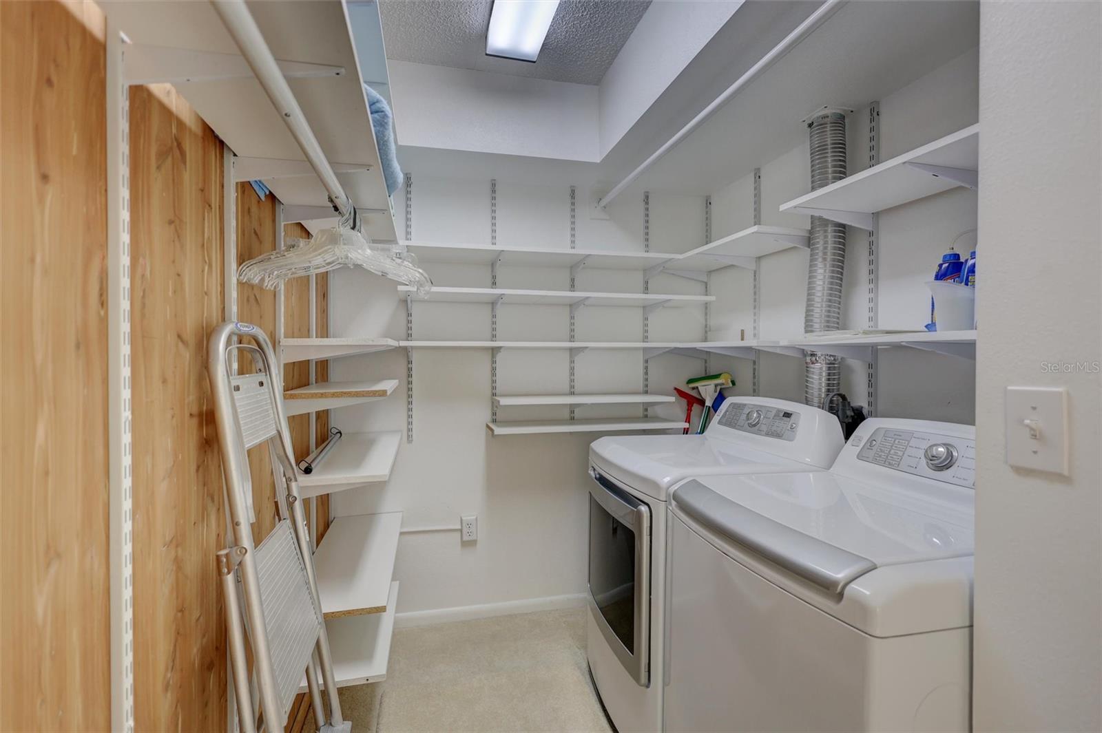 6140 MIDNIGHT PASS RD #904