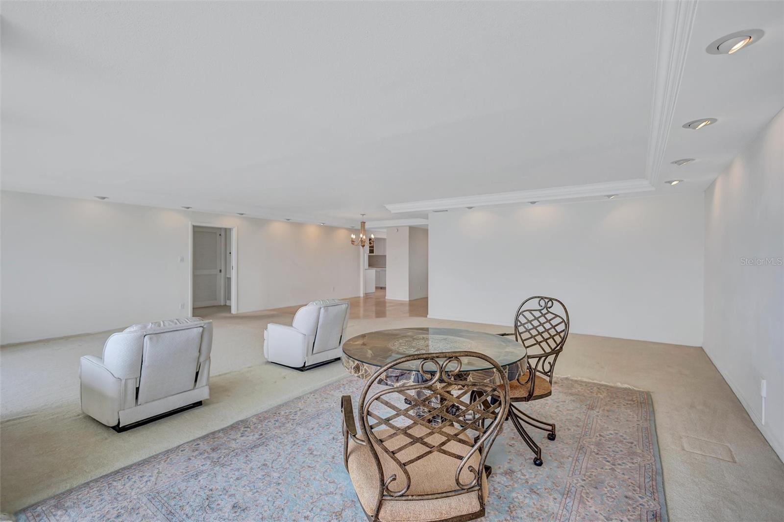 6140 MIDNIGHT PASS RD #904