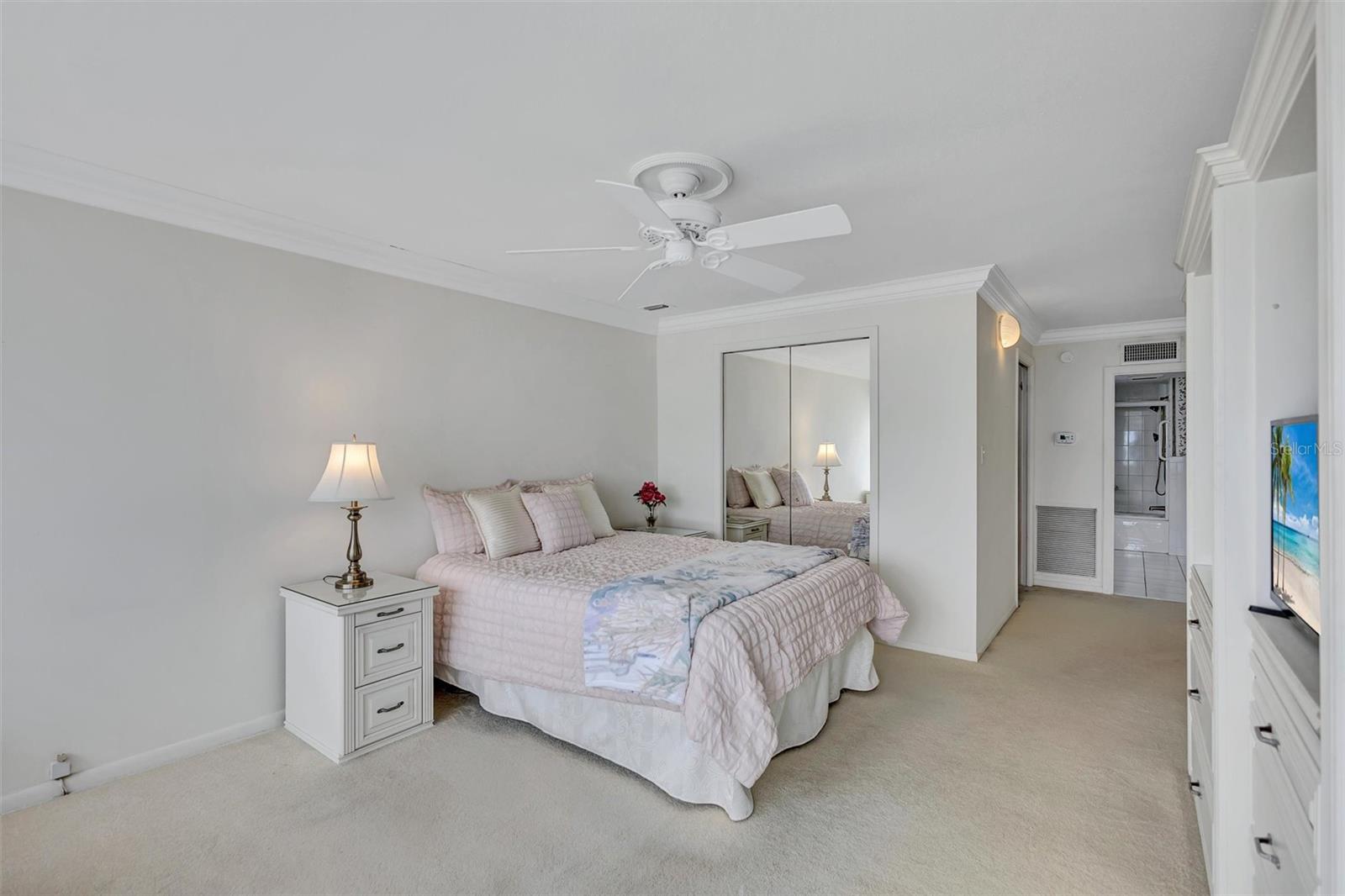 6140 MIDNIGHT PASS RD #904