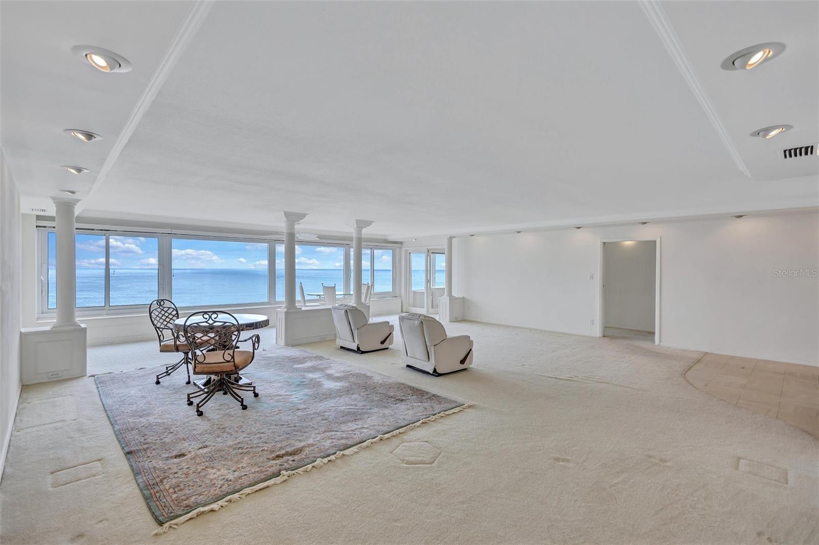 6140 MIDNIGHT PASS RD #904