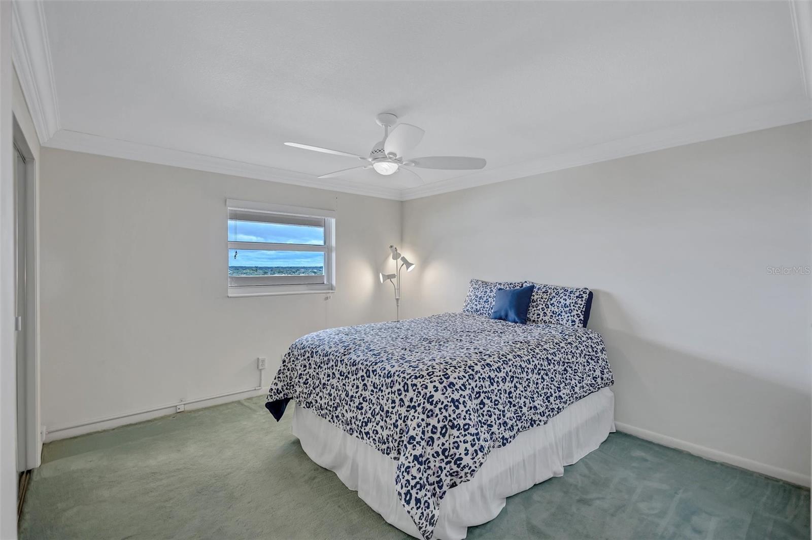 6140 MIDNIGHT PASS RD #904