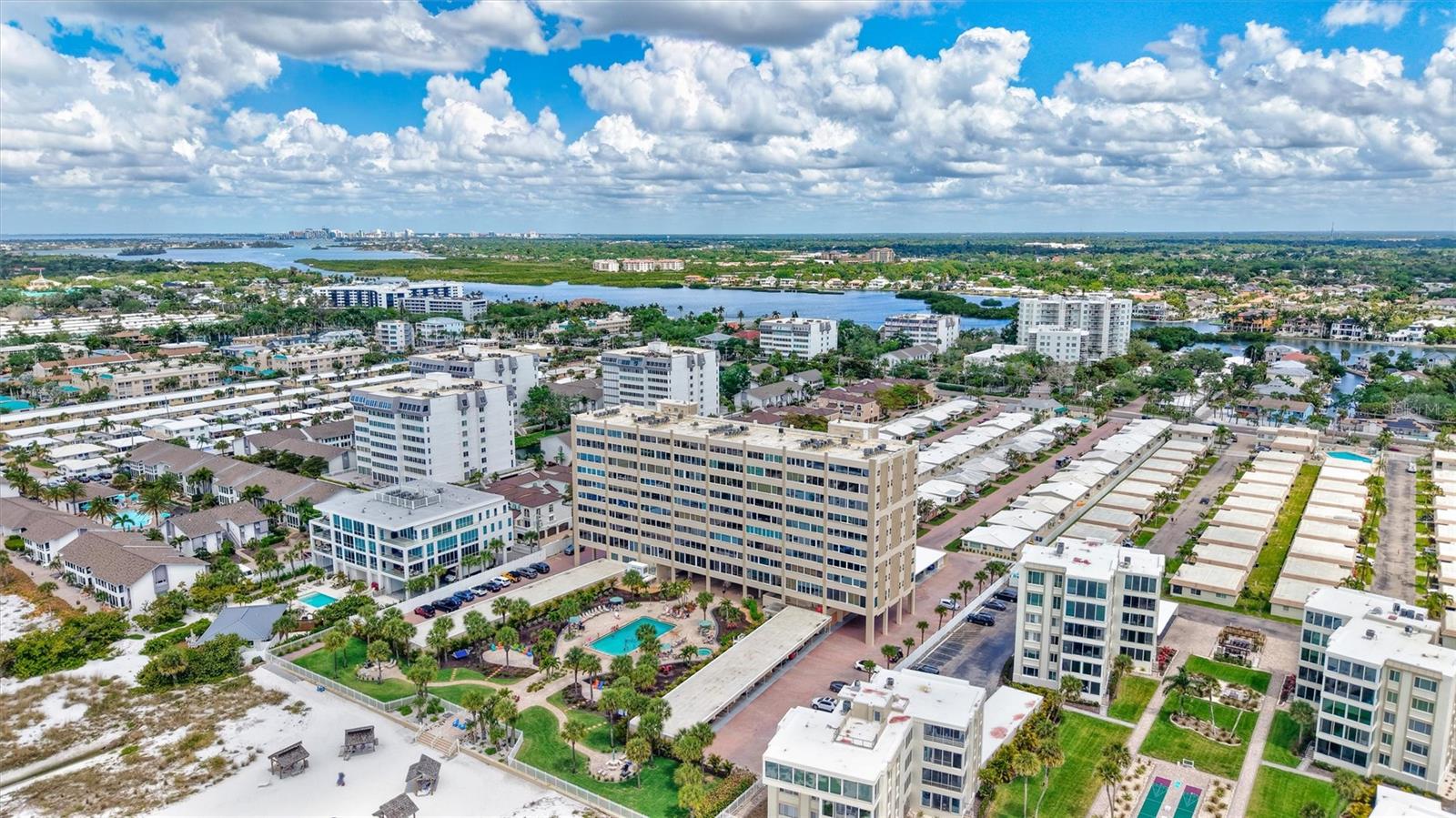 6140 MIDNIGHT PASS RD #904