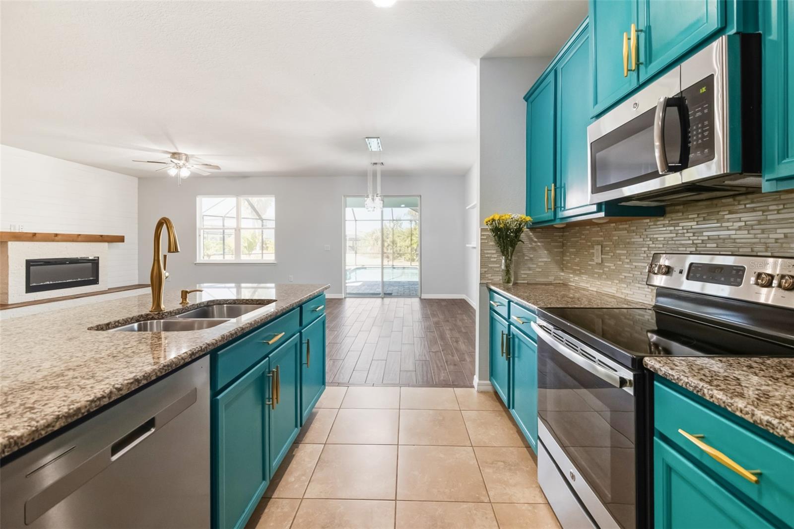 7918 PEACEFUL PAR DR