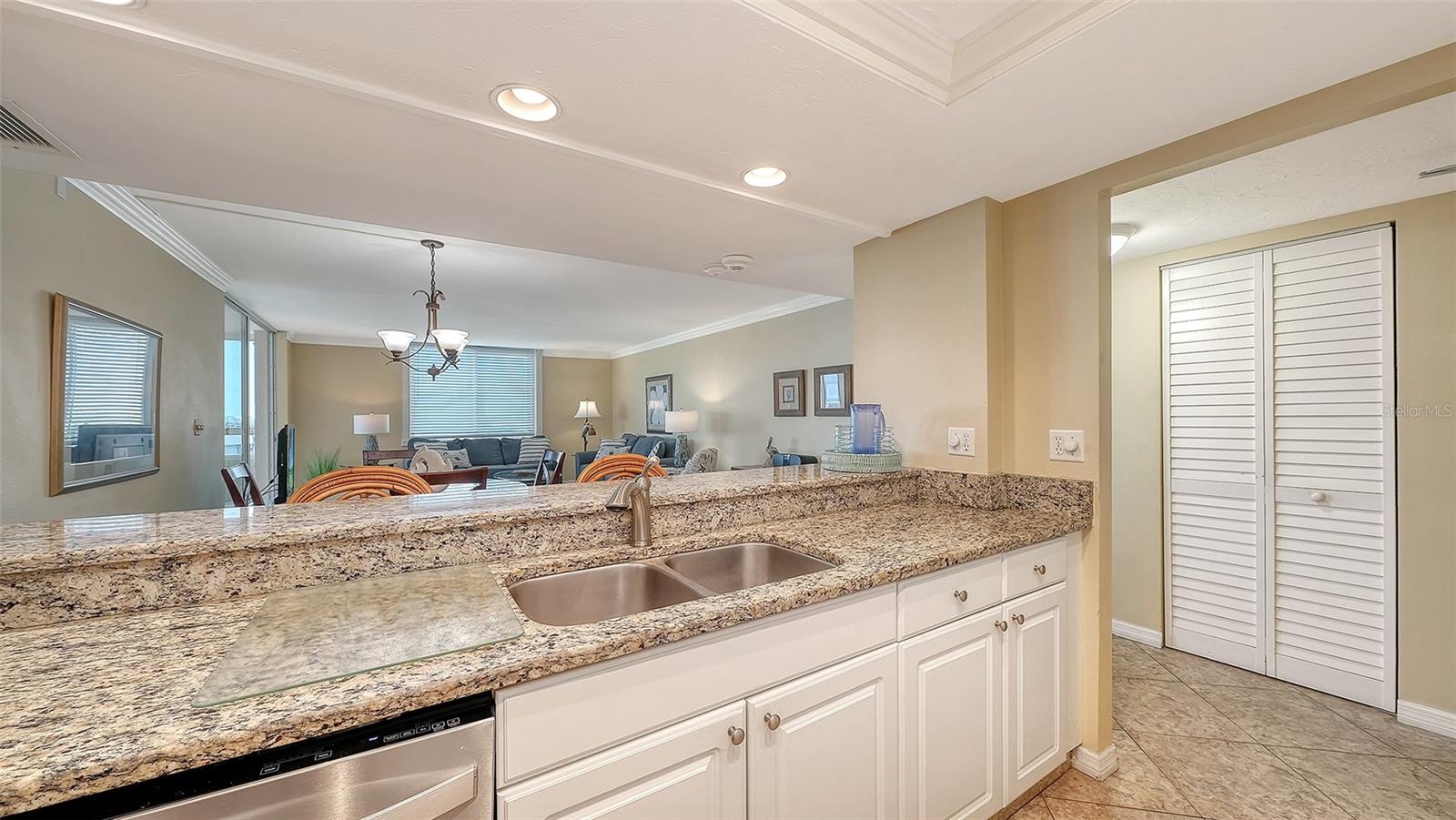 5920 MIDNIGHT PASS RD #1003