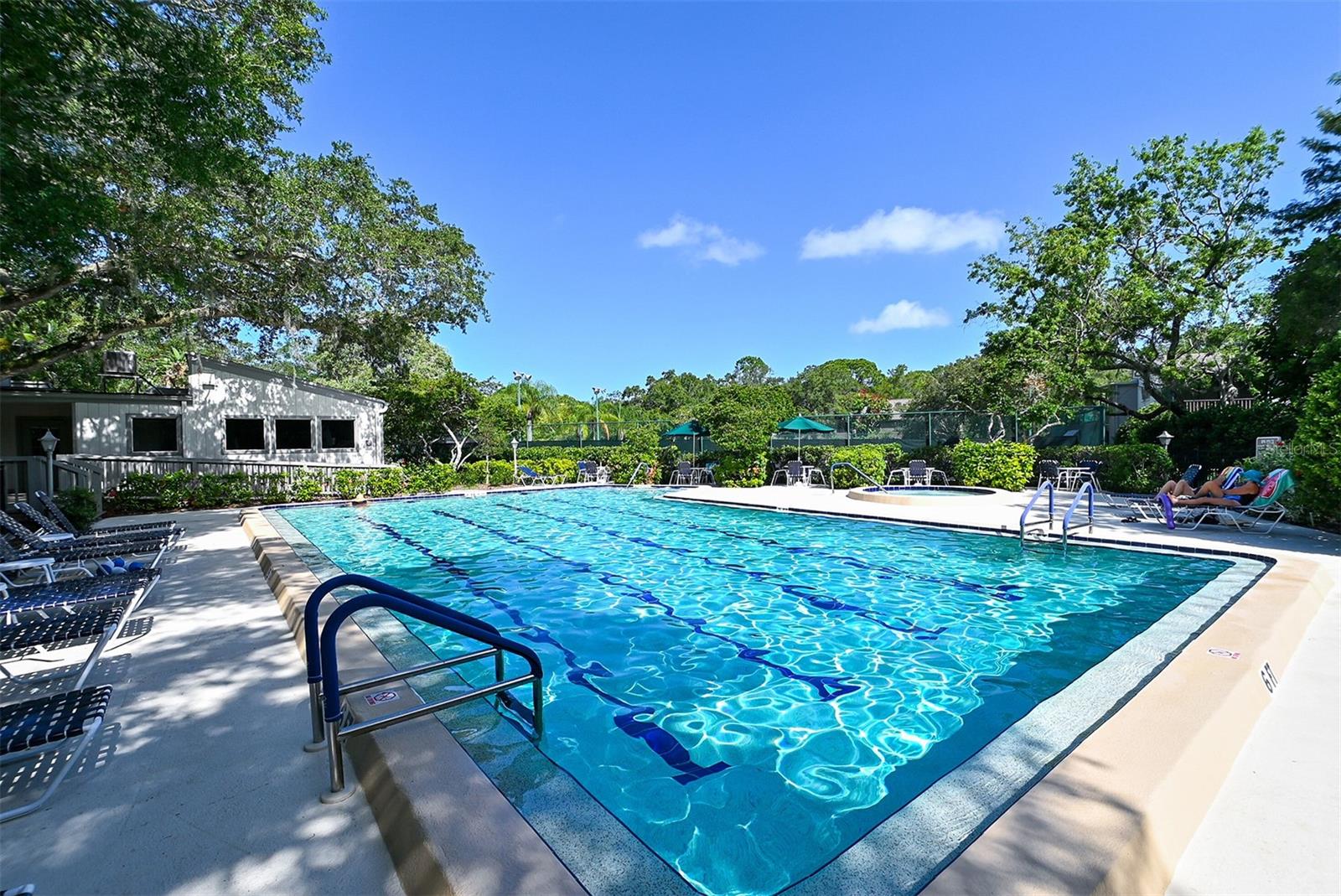 1687 BROOKHOUSE CIR #219