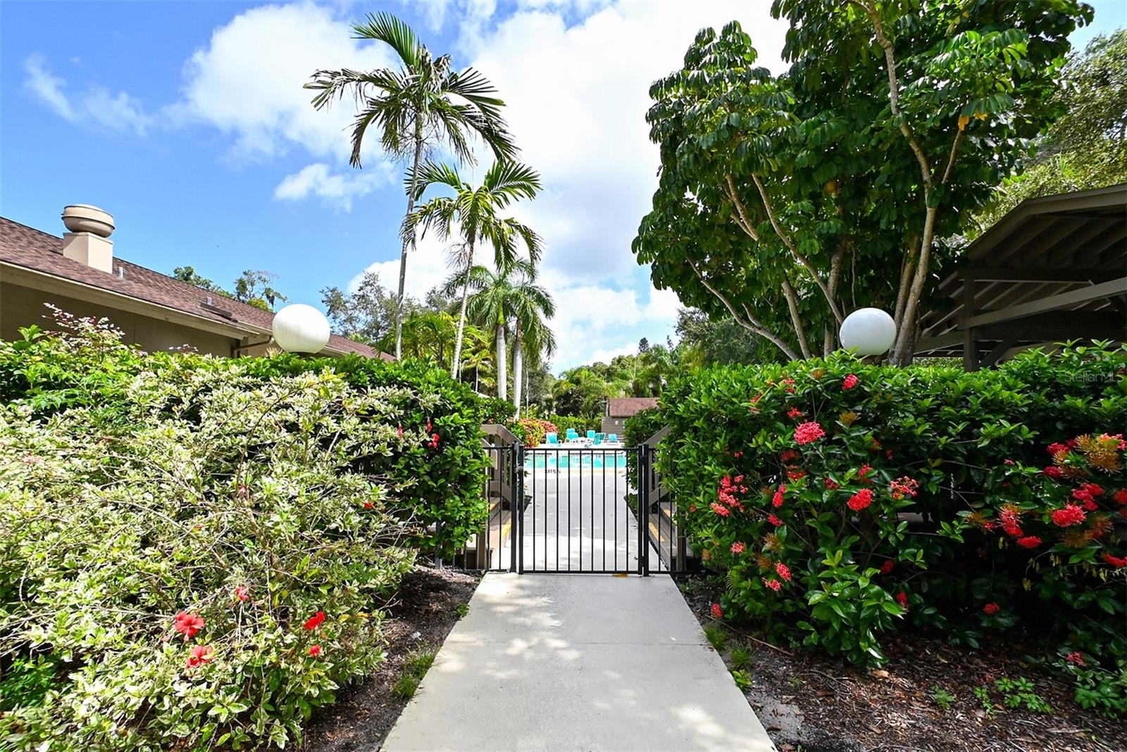 1687 BROOKHOUSE CIR #219