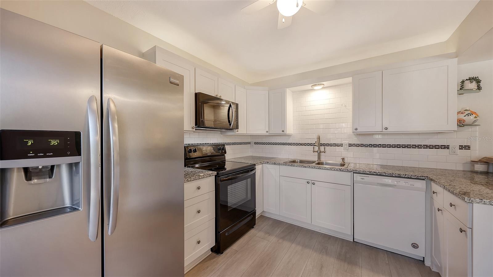 1687 BROOKHOUSE CIR #219