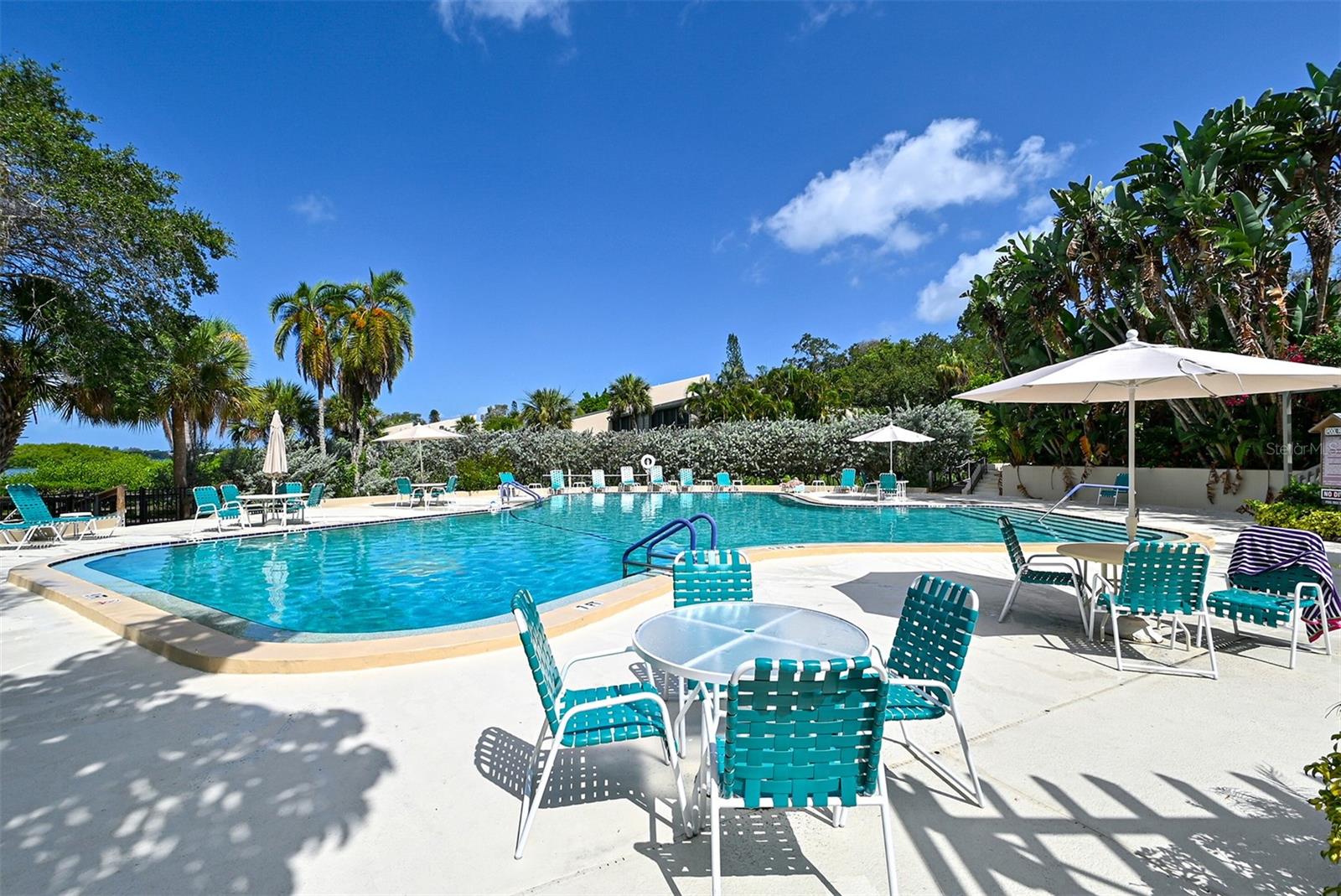 1687 BROOKHOUSE CIR #219