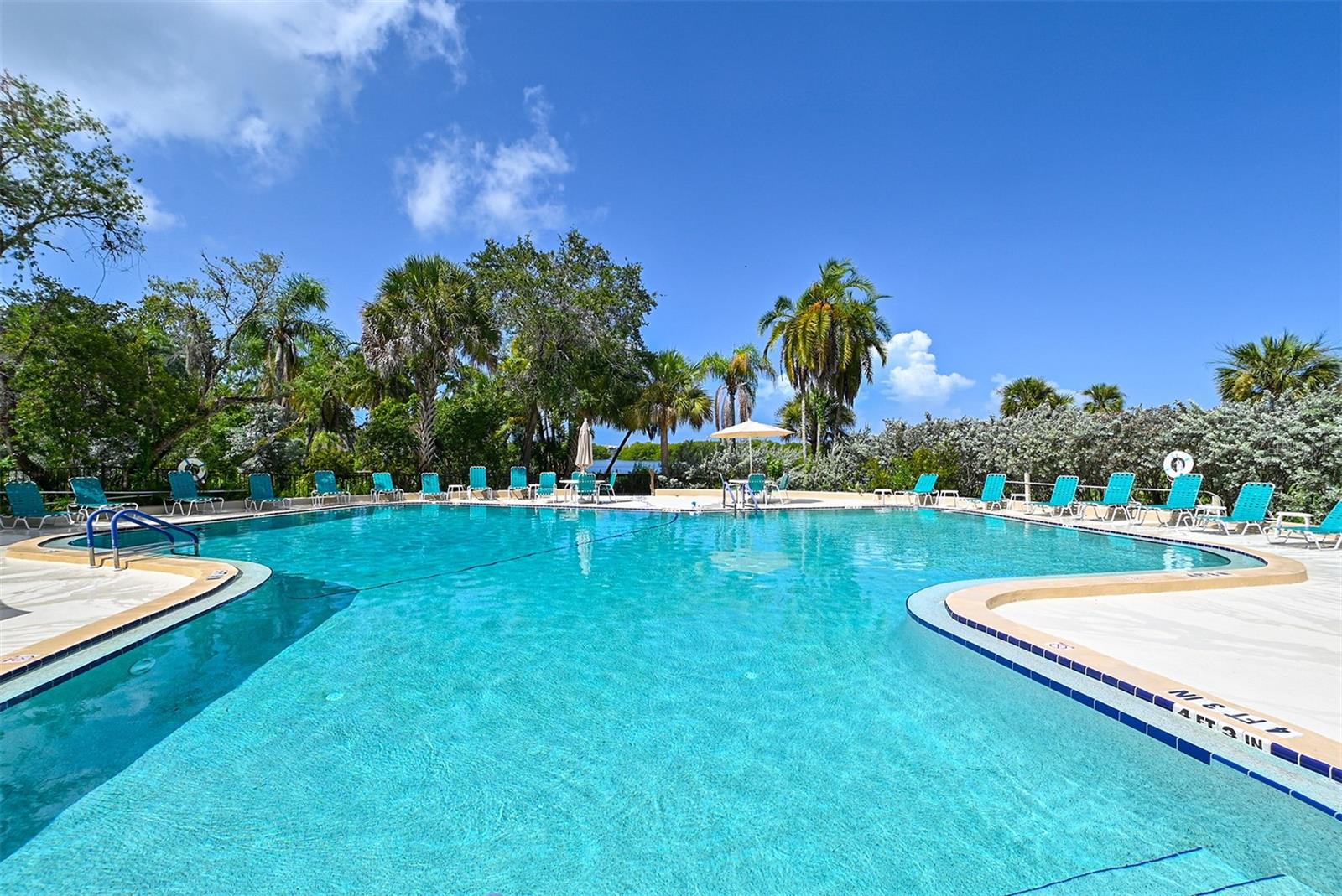 1687 BROOKHOUSE CIR #219