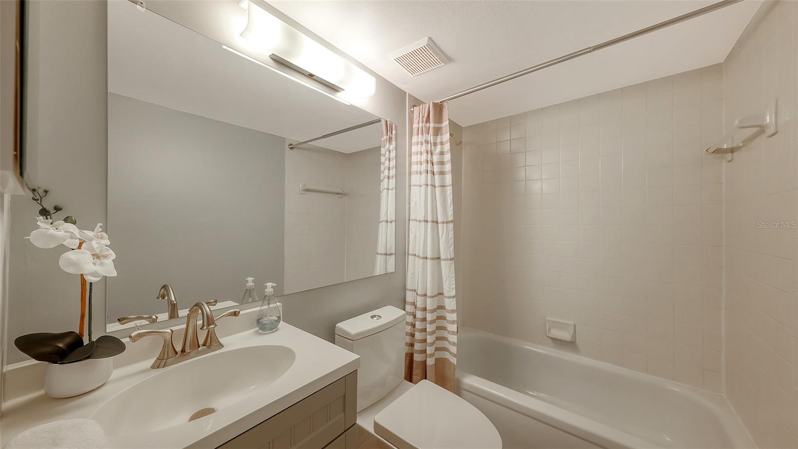 1687 BROOKHOUSE CIR #219