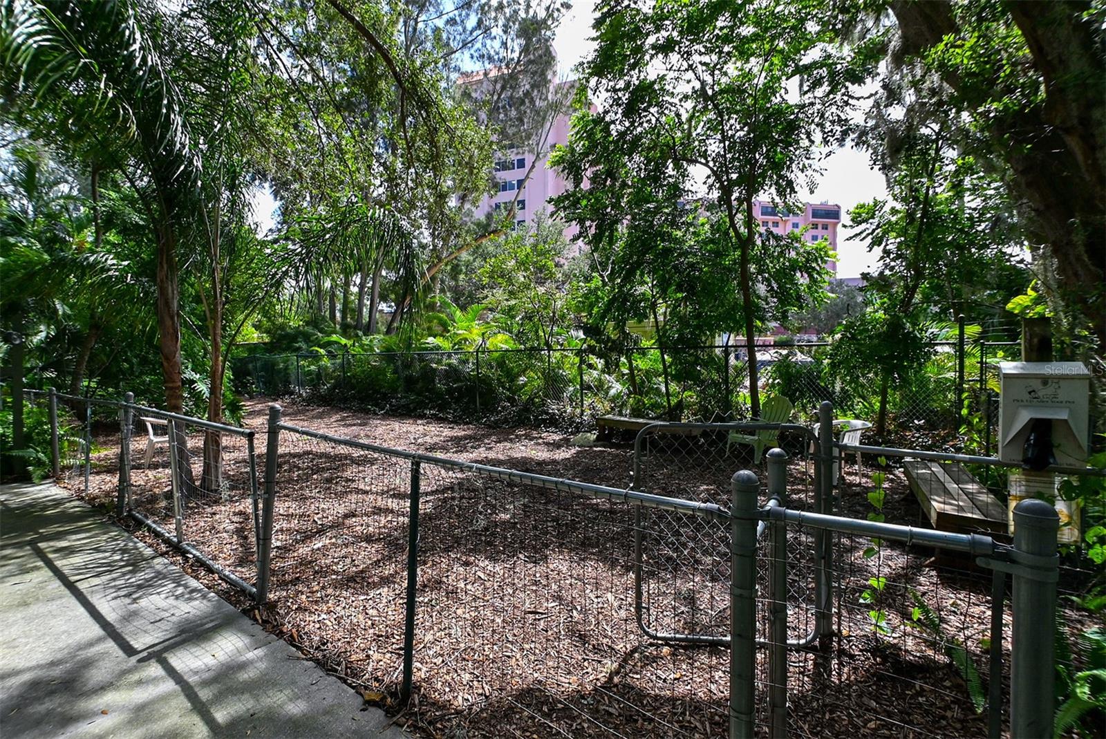 1687 BROOKHOUSE CIR #219