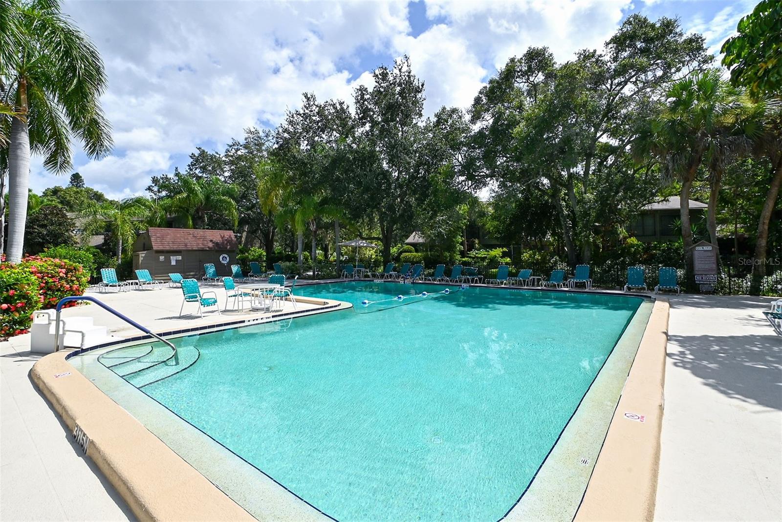 1687 BROOKHOUSE CIR #219