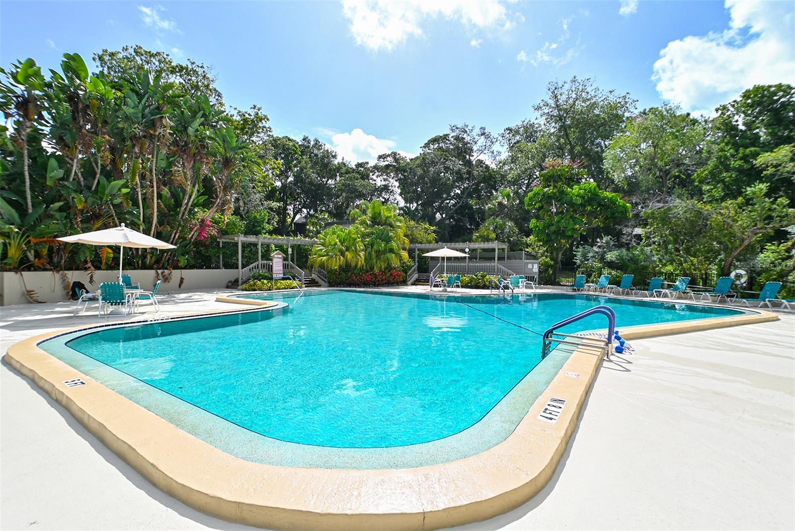 1687 BROOKHOUSE CIR #219