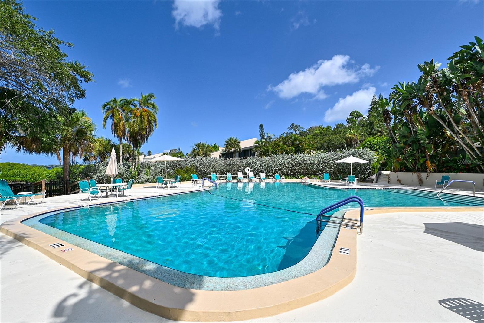 1687 BROOKHOUSE CIR #219