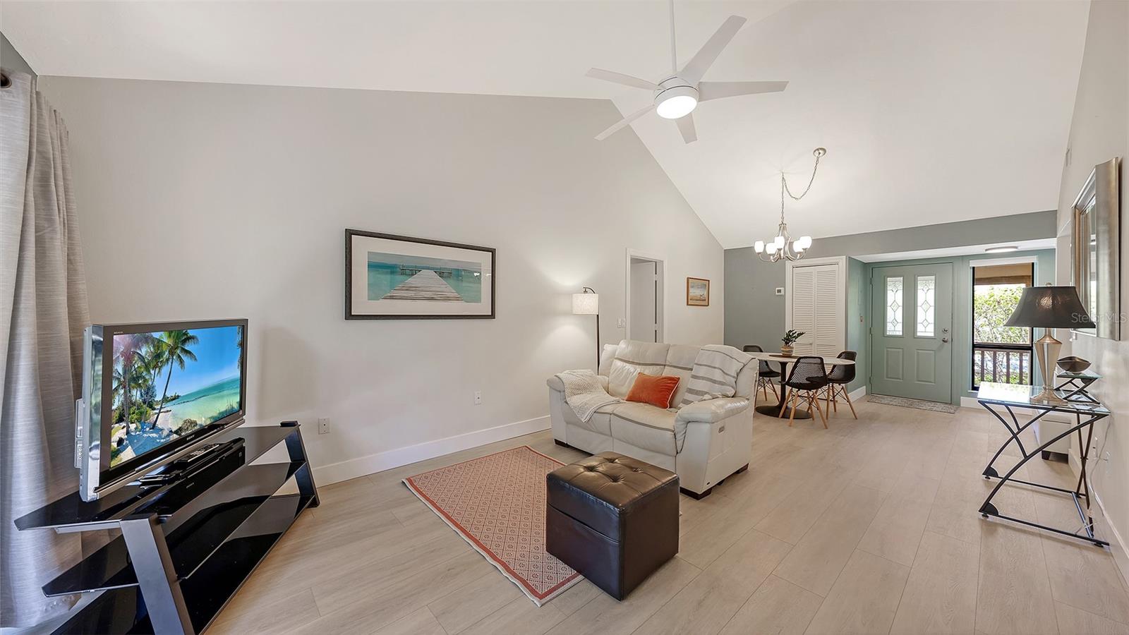 1687 BROOKHOUSE CIR #219