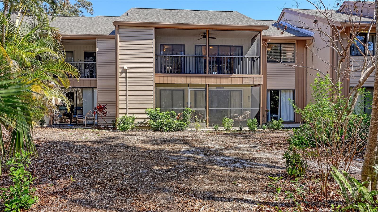 1687 BROOKHOUSE CIR #219