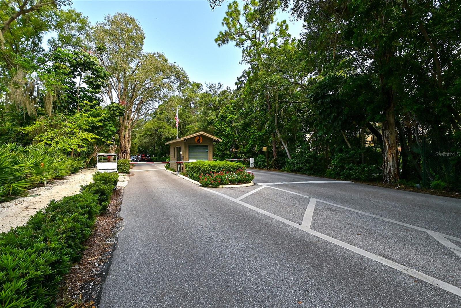 1687 BROOKHOUSE CIR #219