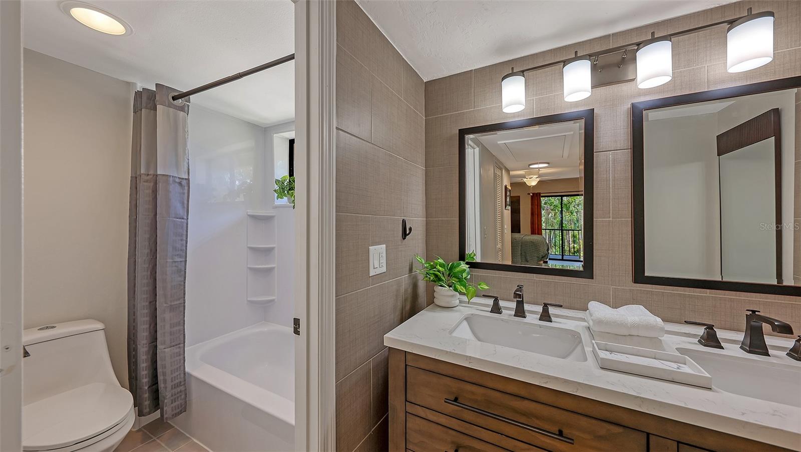 1687 BROOKHOUSE CIR #219