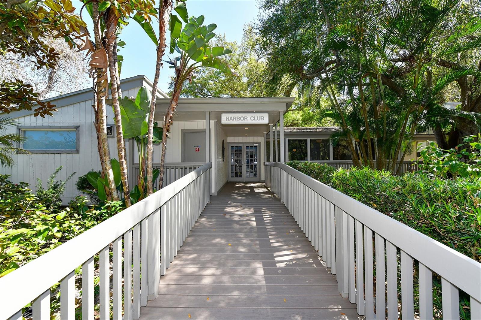 1687 BROOKHOUSE CIR #219