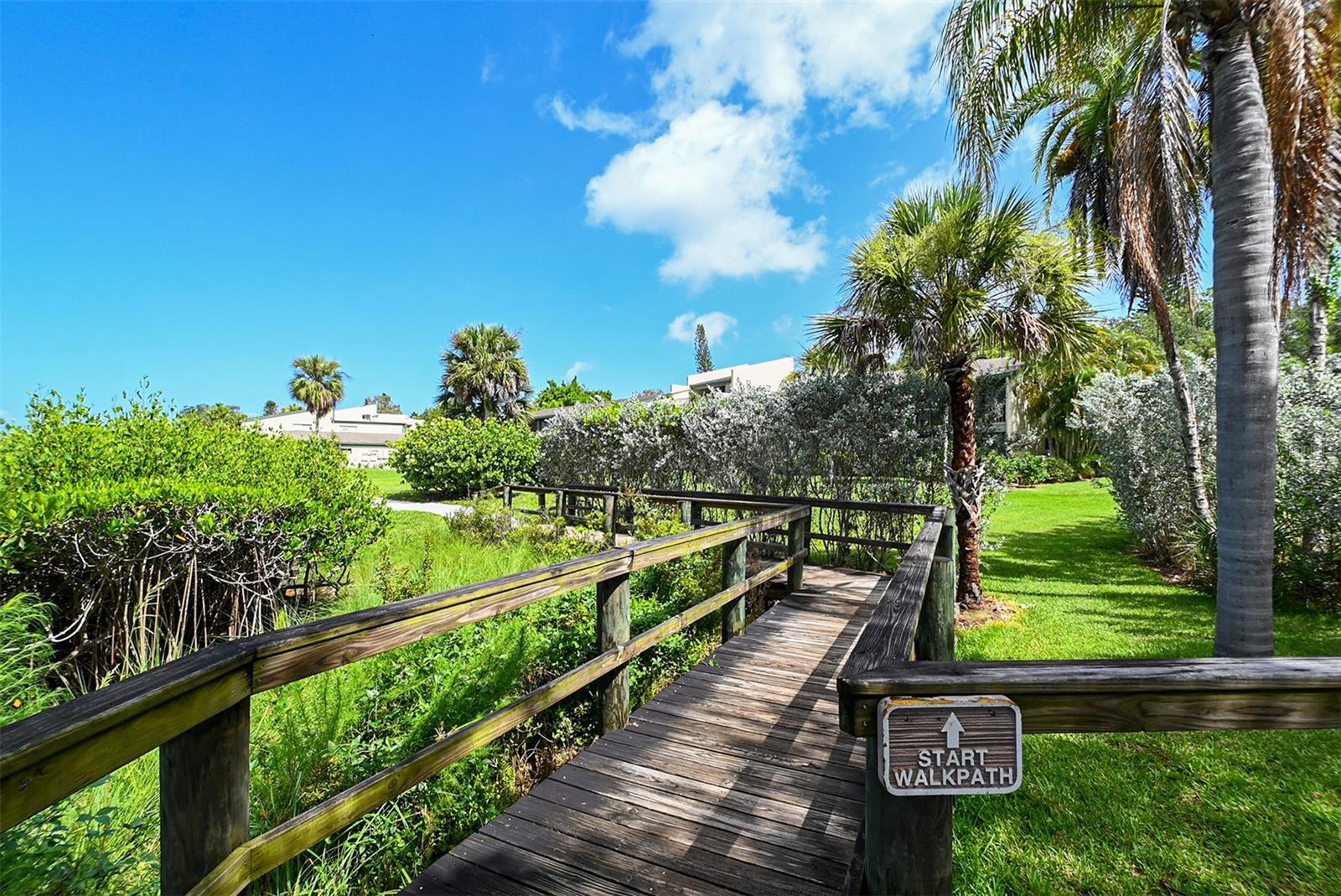 1687 BROOKHOUSE CIR #219