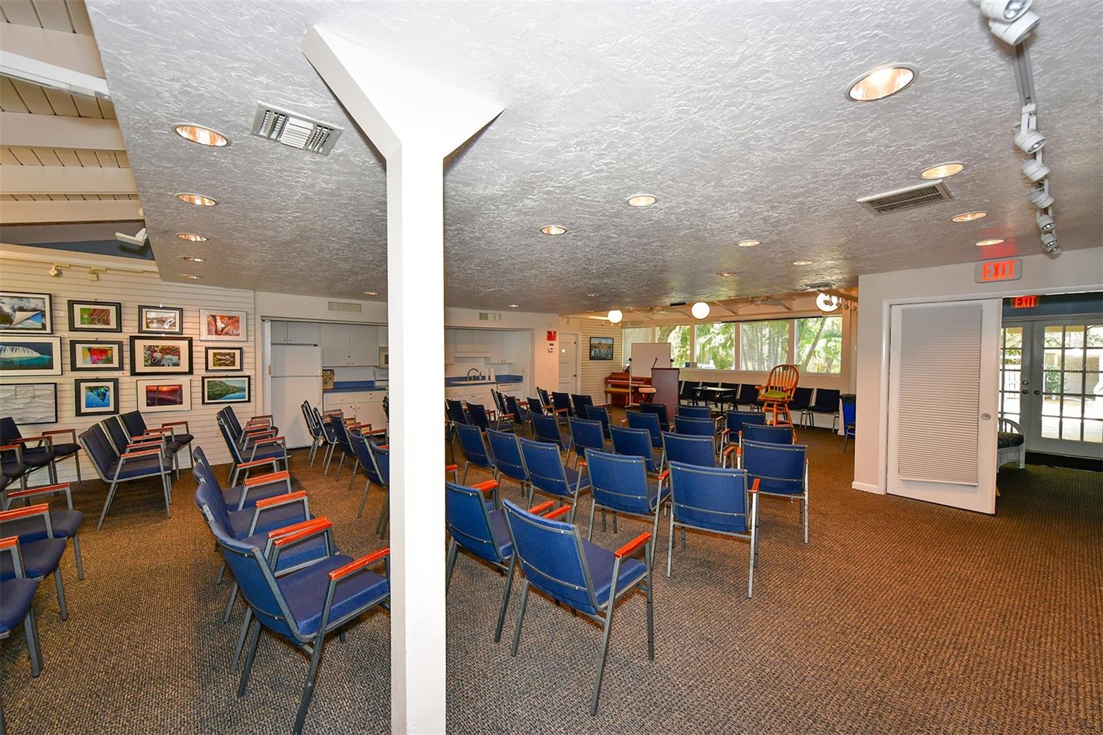 1687 BROOKHOUSE CIR #219