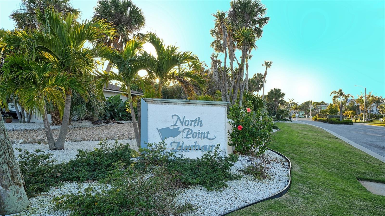 605 N POINT DR