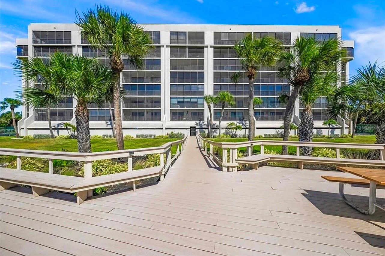 420 BEACH RD #606