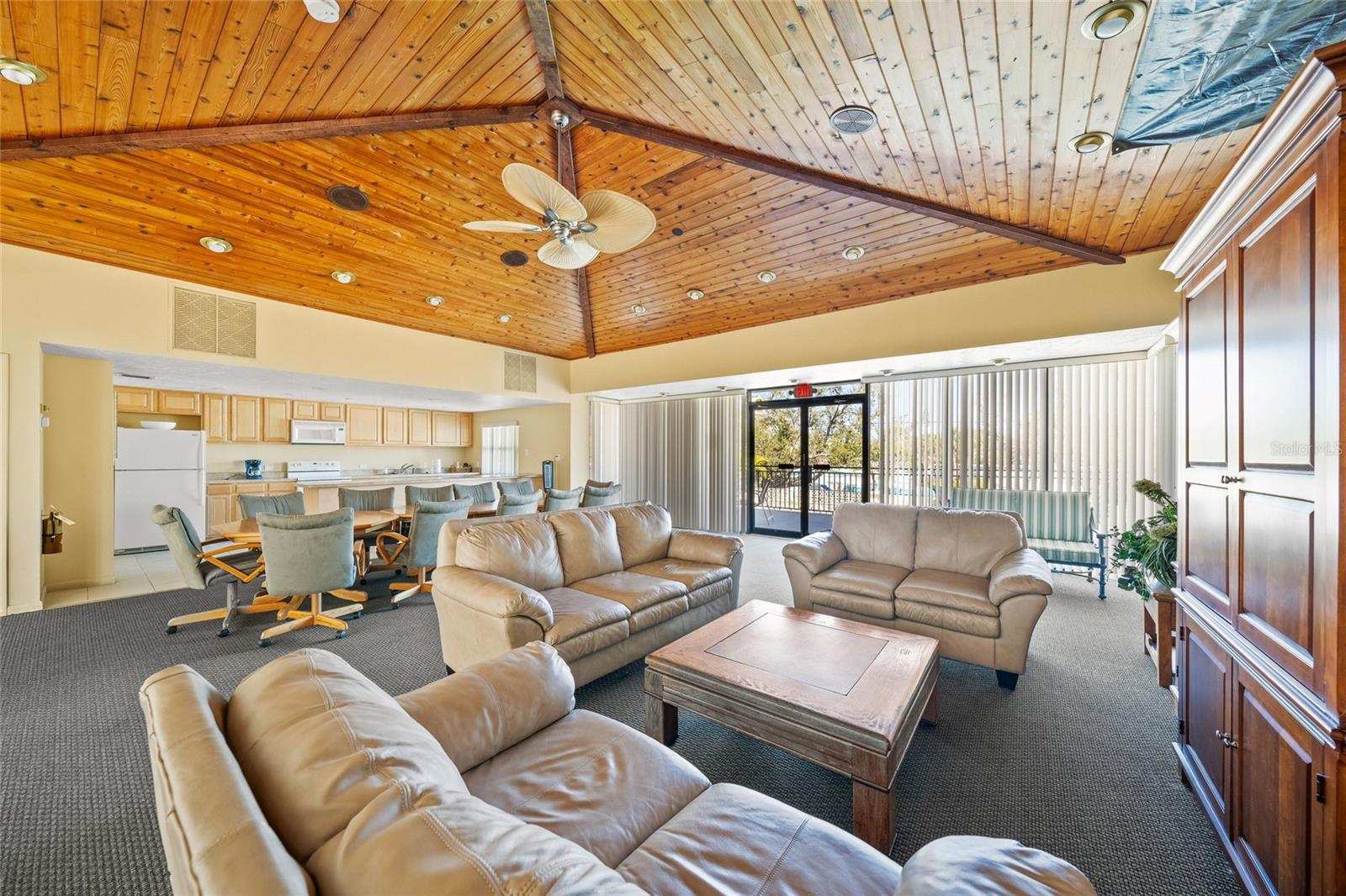 420 BEACH RD #606
