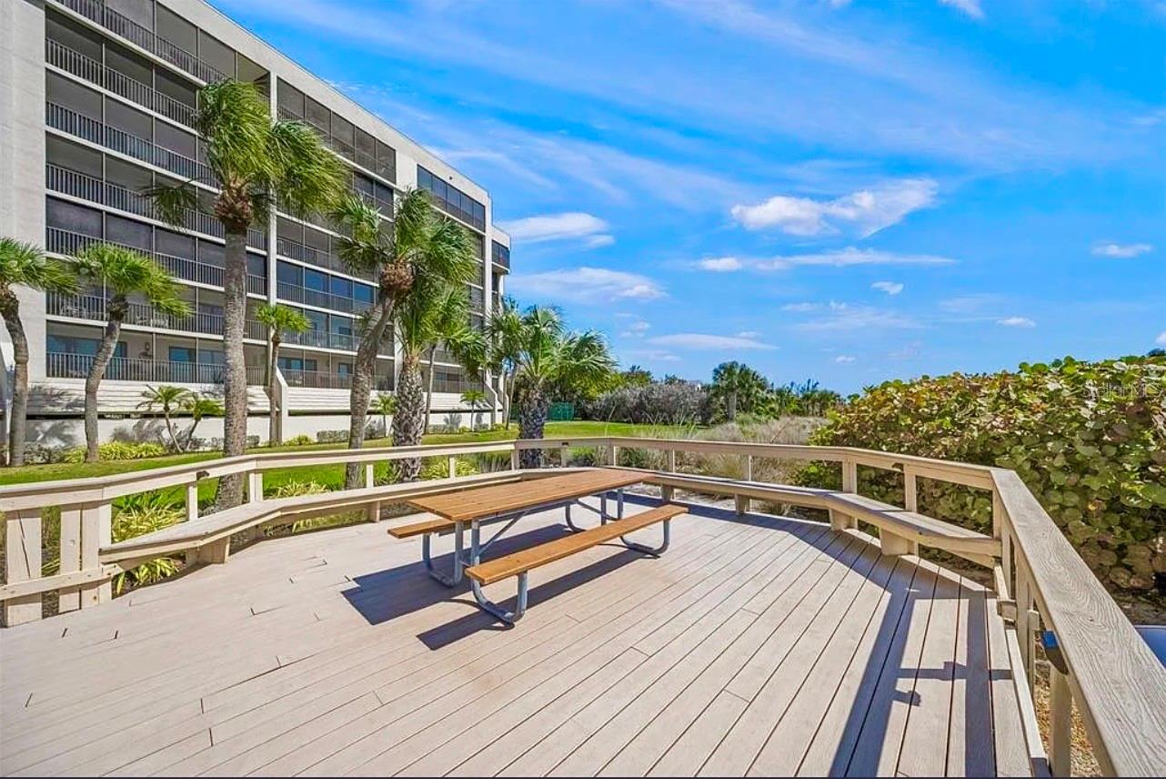 420 BEACH RD #606