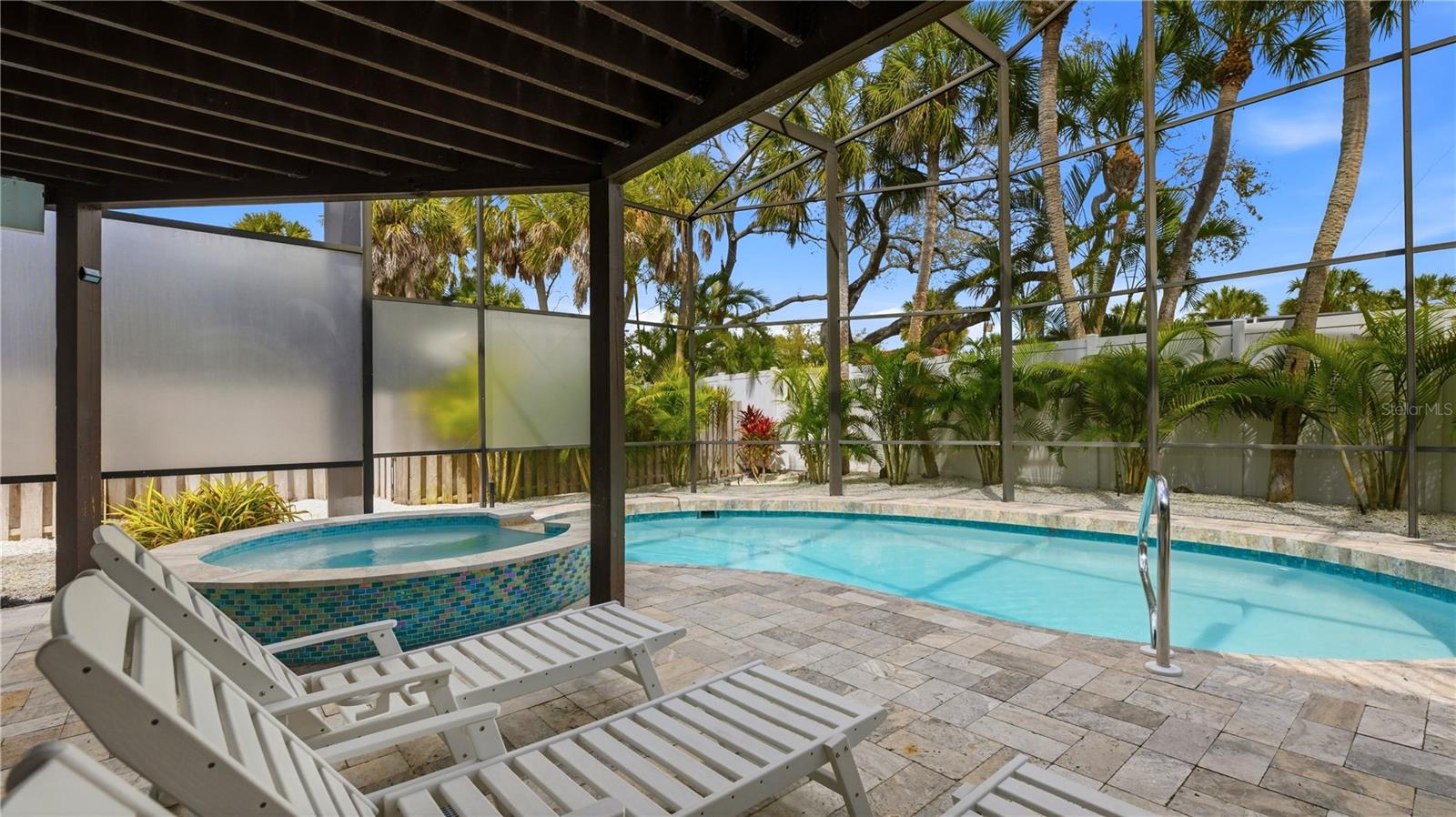 4939 COMMONWEALTH DR