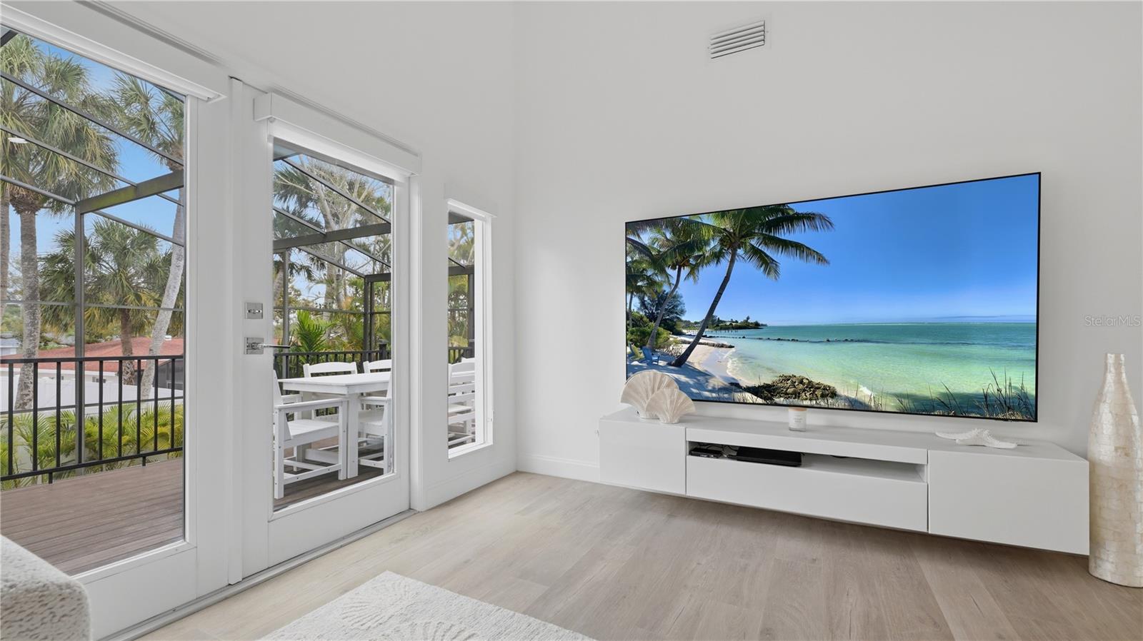 4939 COMMONWEALTH DR