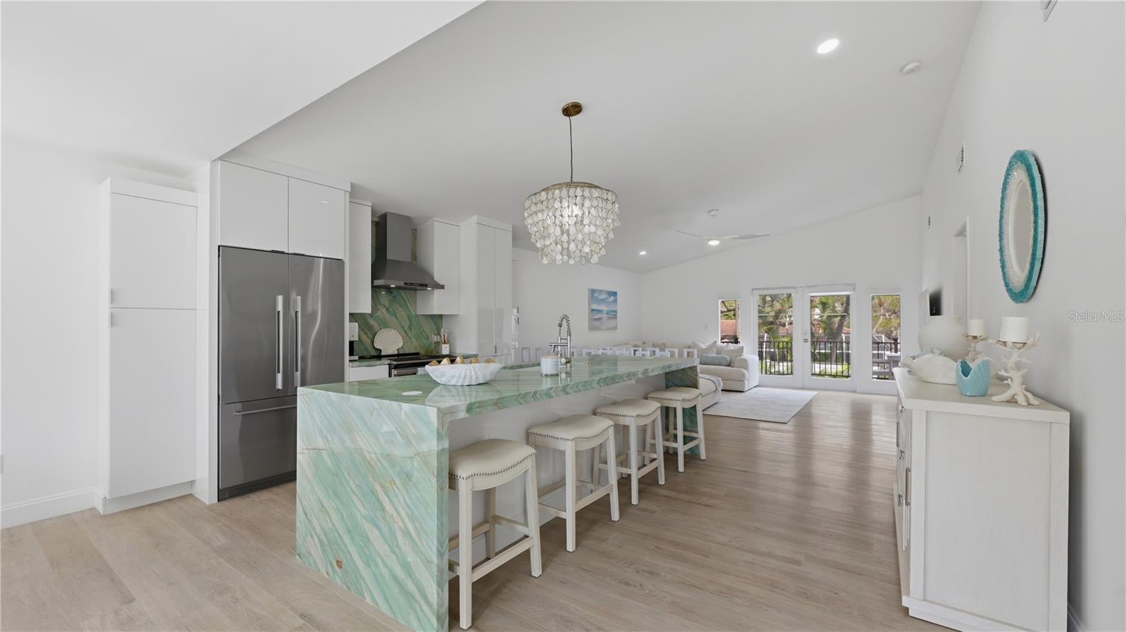 4939 COMMONWEALTH DR