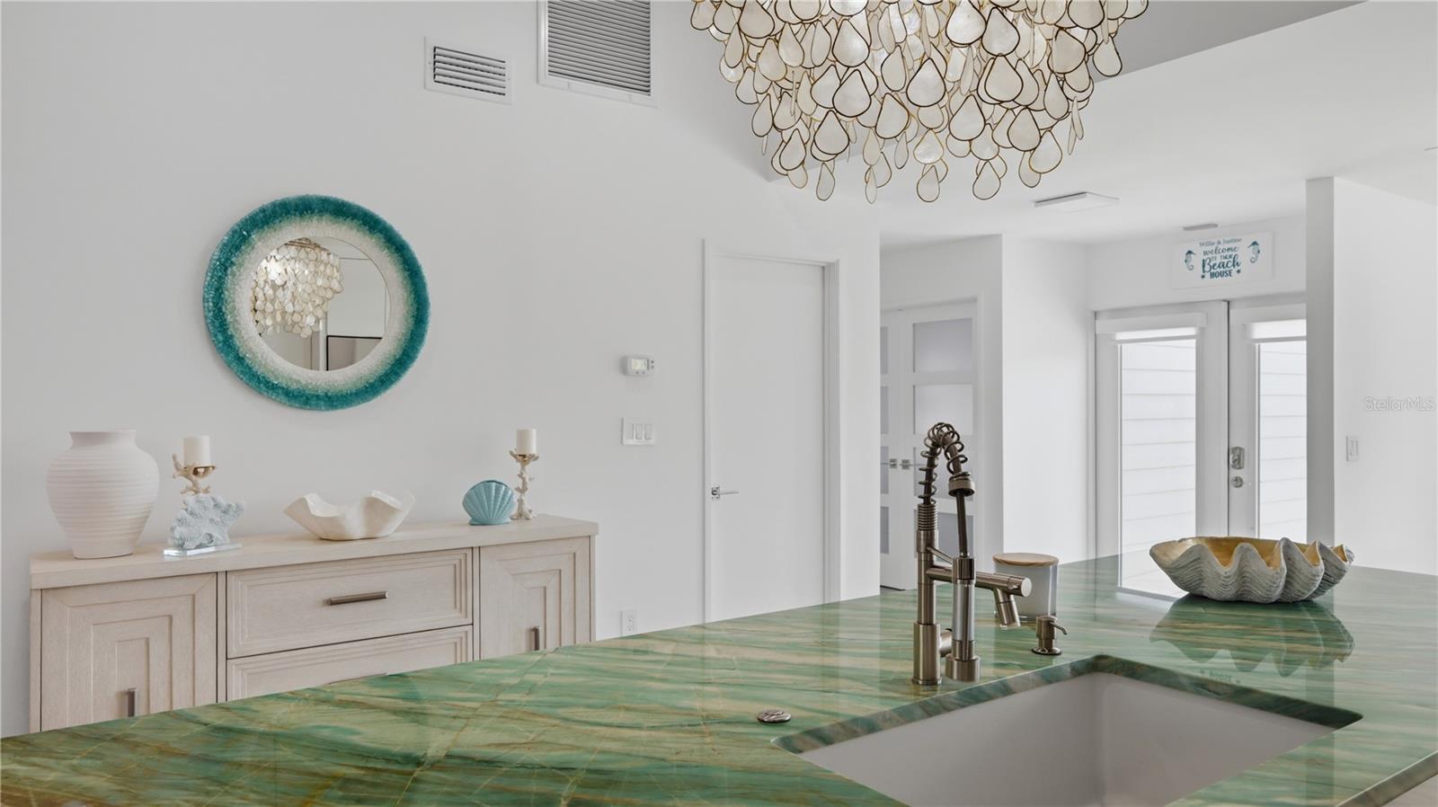 4939 COMMONWEALTH DR