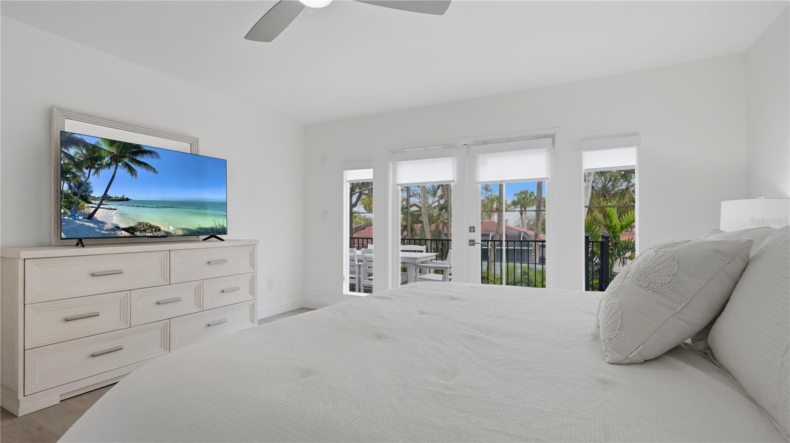 4939 COMMONWEALTH DR