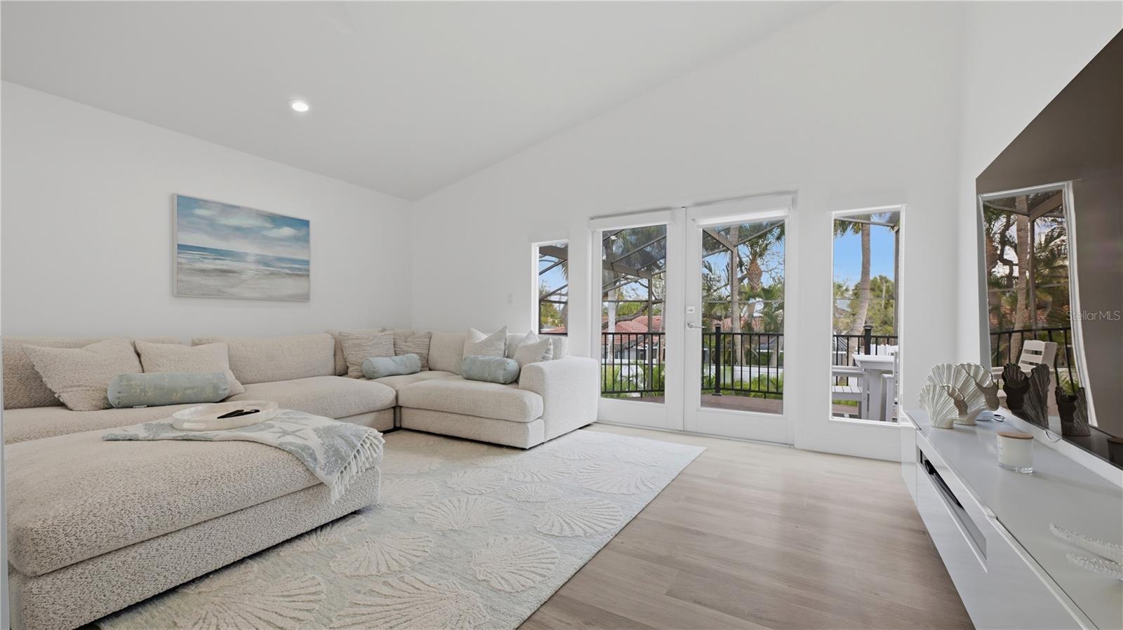 4939 COMMONWEALTH DR