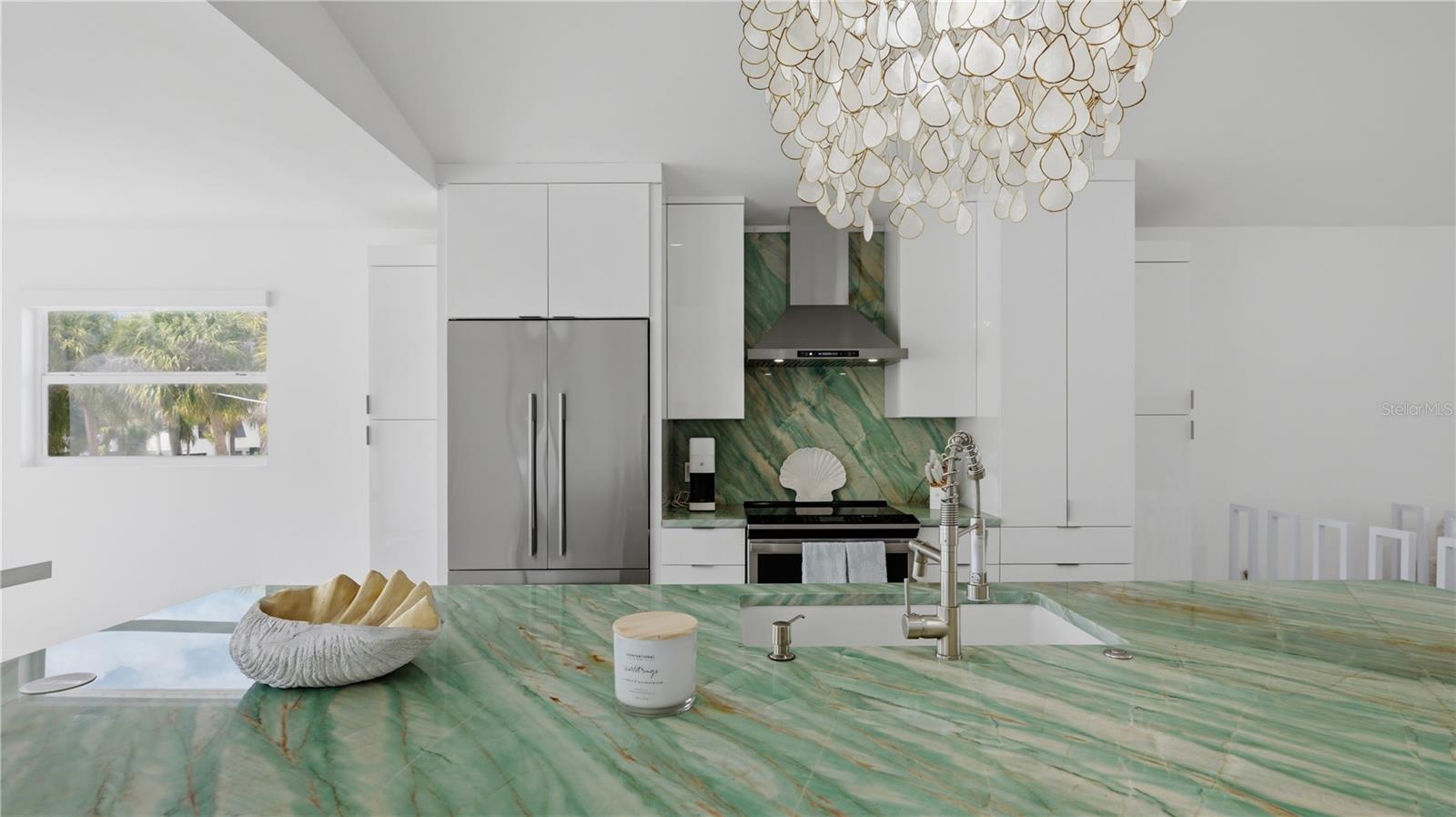 4939 COMMONWEALTH DR