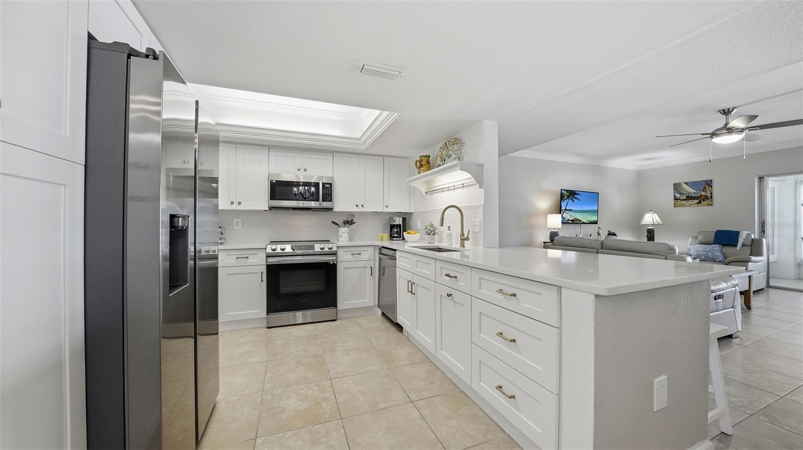 199 WHISPERING SANDS DR #204