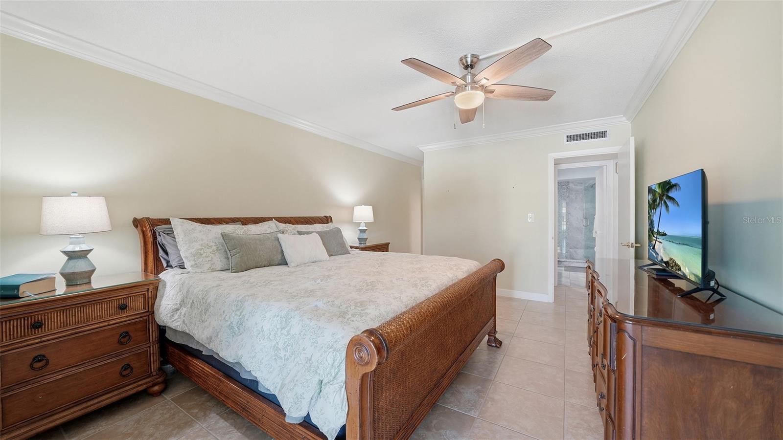 199 WHISPERING SANDS DR #204