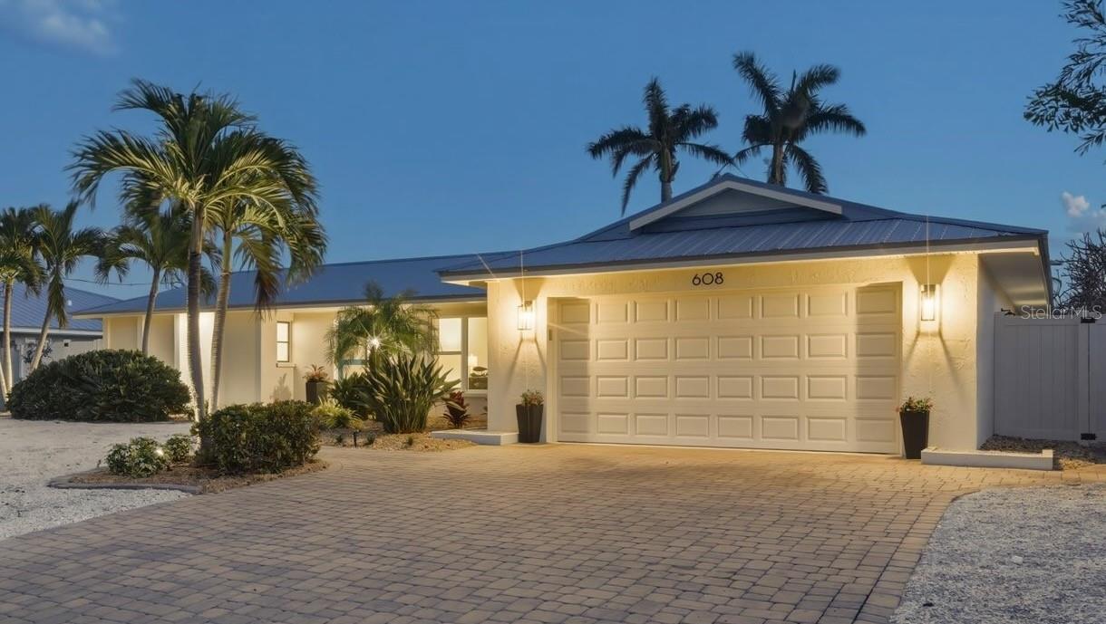 608 GLADSTONE LN