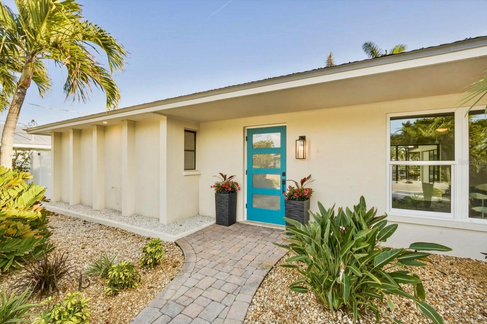 608 GLADSTONE LN
