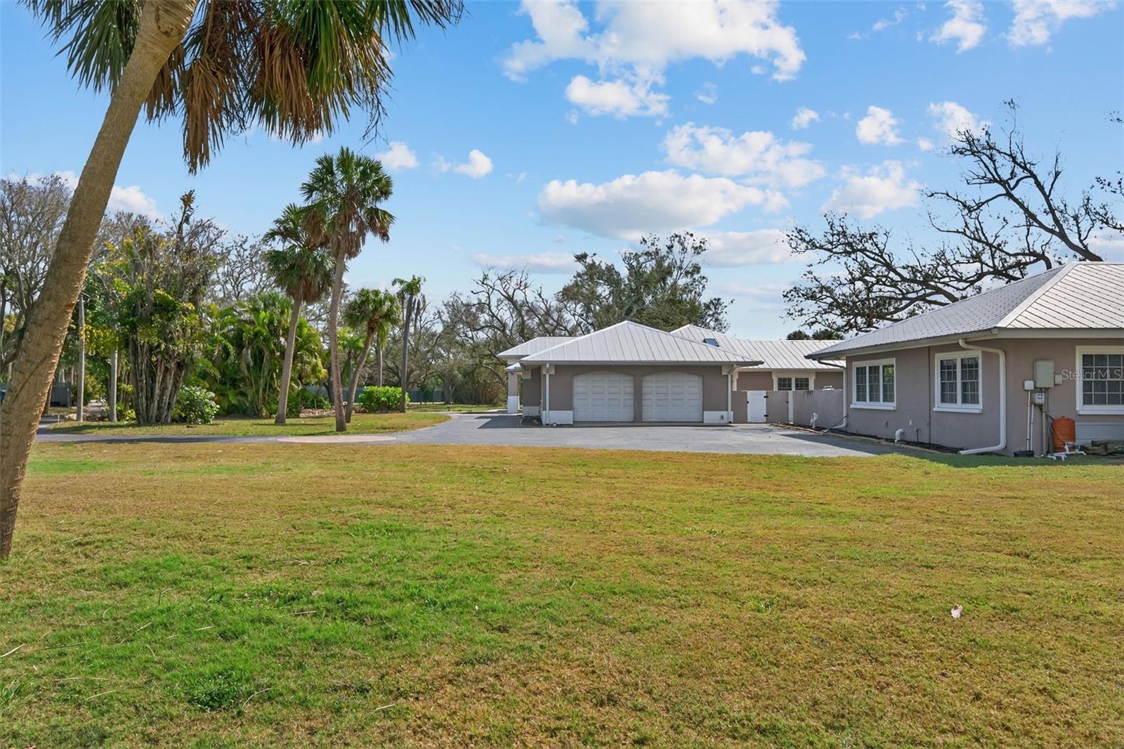 7108 MIDNIGHT PASS RD