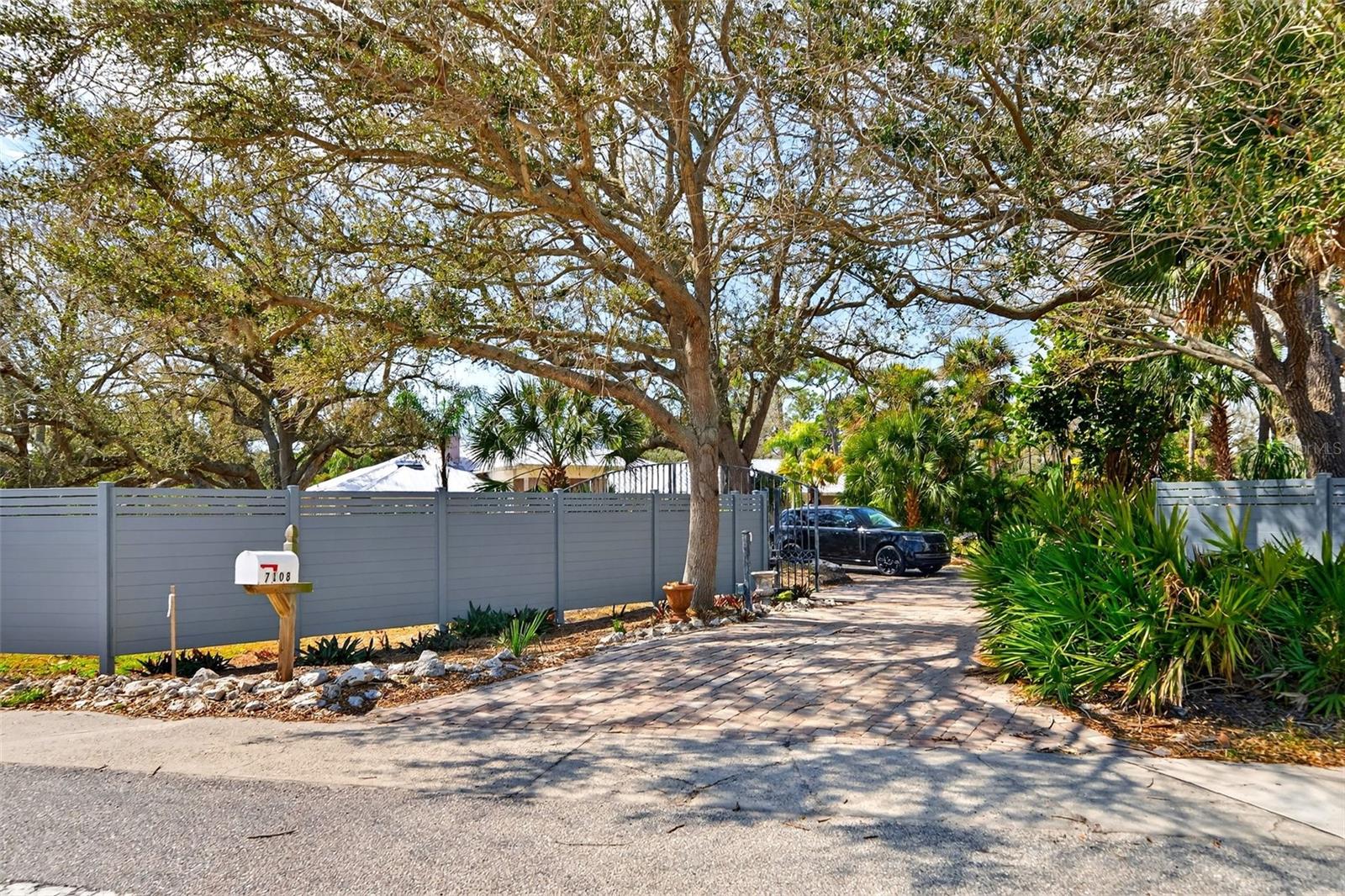 7108 MIDNIGHT PASS RD