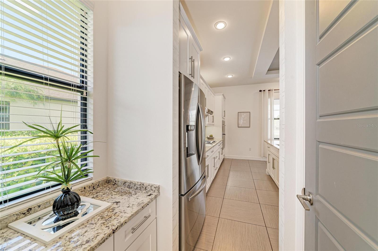 826 HONEYFLOWER LOOP