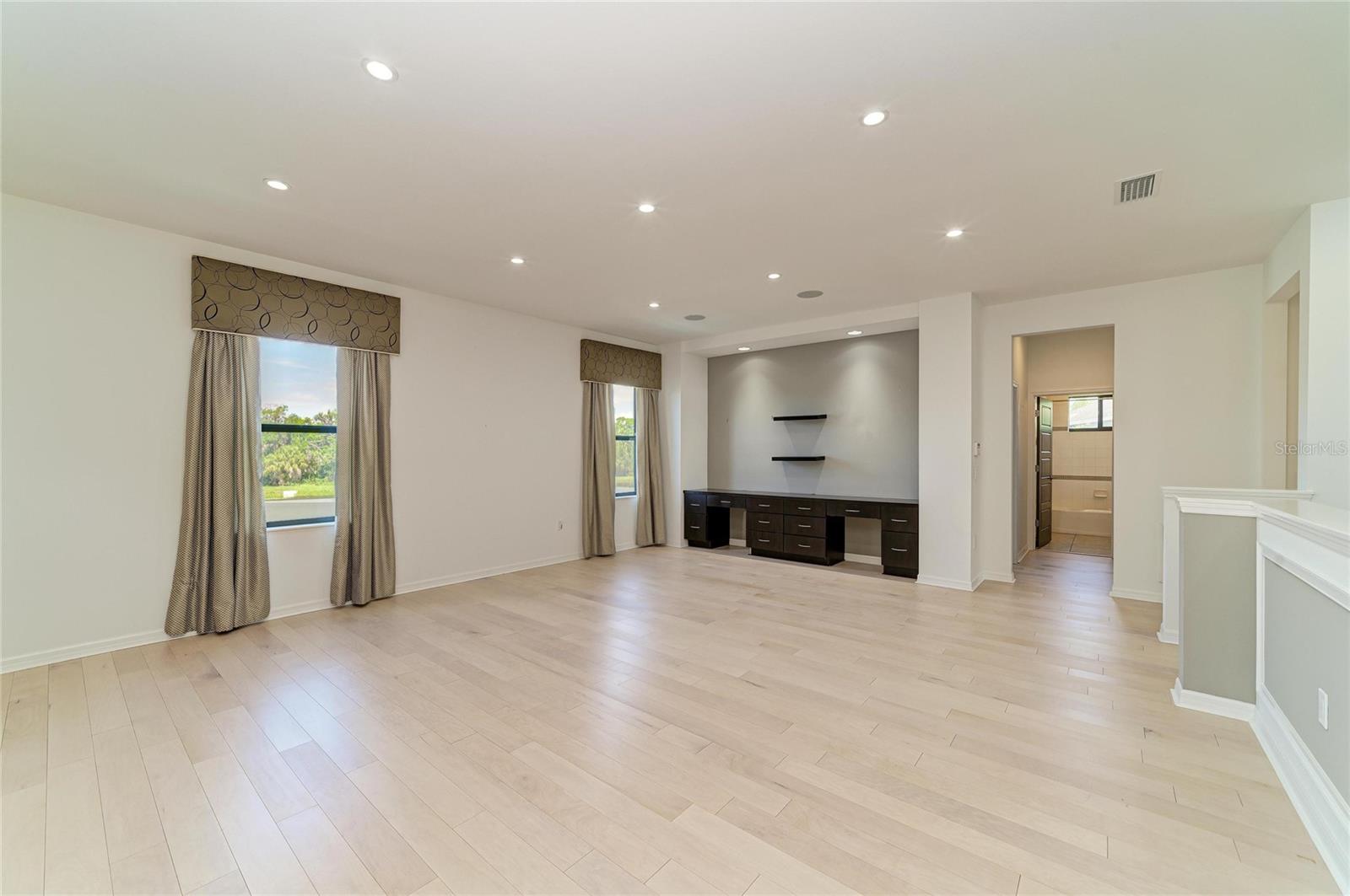 826 HONEYFLOWER LOOP