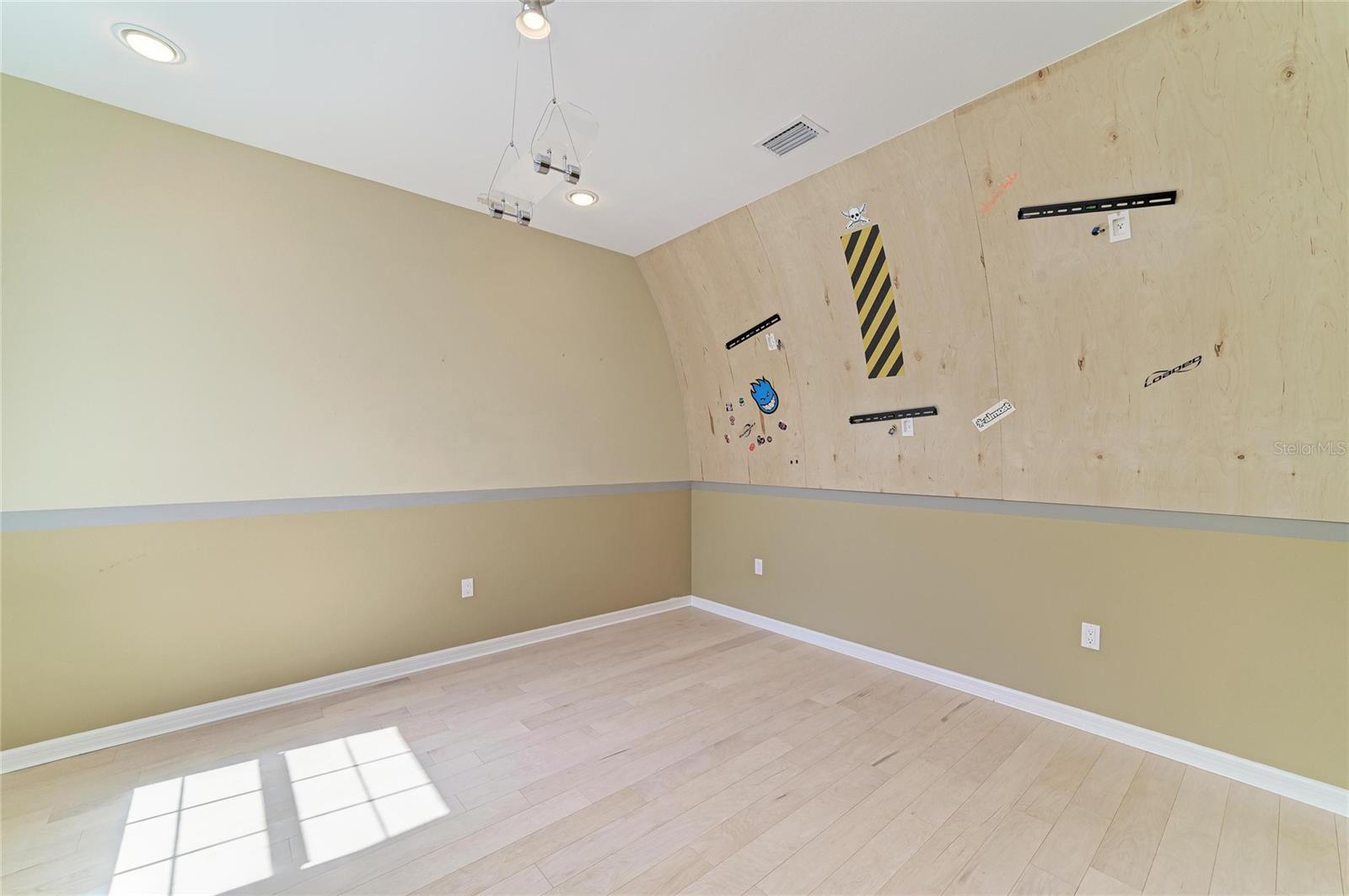 826 HONEYFLOWER LOOP